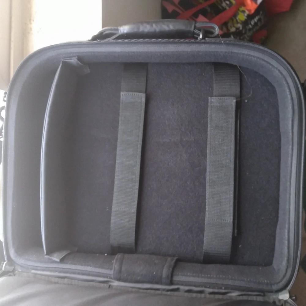 Dell Black Laptop Bag all intact 16.5 × 13.5 × 3 Elastic Inside for strapping